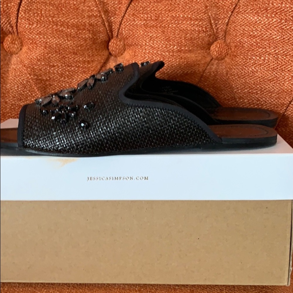 Shoe - Picture 3 of 6